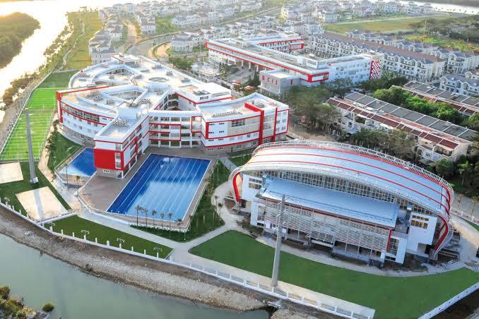 CIS (Canadian International School)